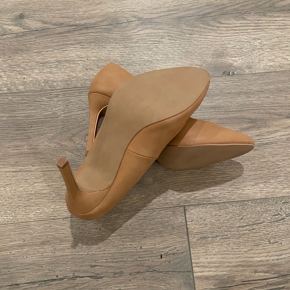 Loft Pumps - image 2